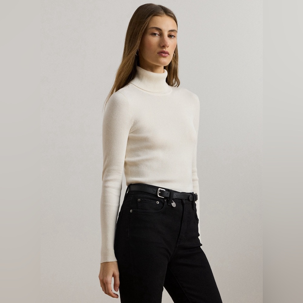 Ralph Lauren Ribbed Turtleneck Sweater
Women’s